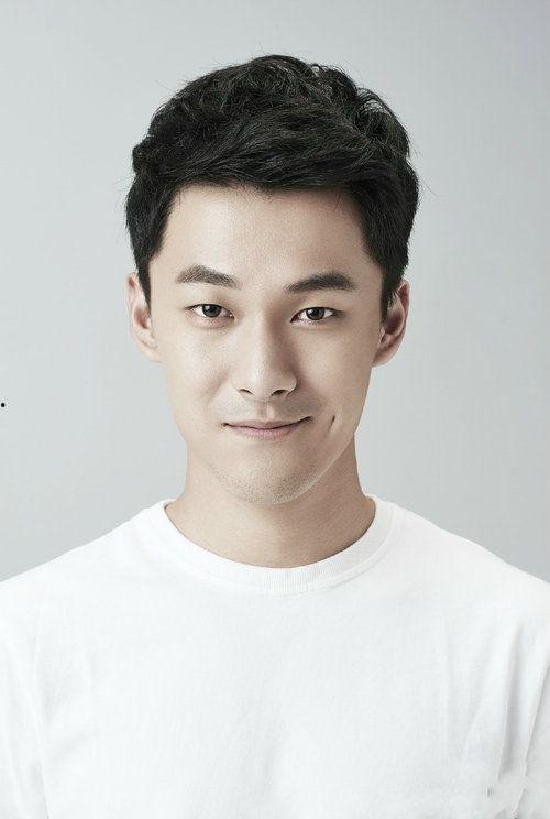 yhw是哪个明星,才华横溢的演艺新星崛起之路